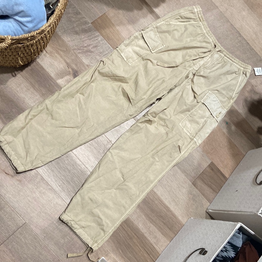 NWT urban outfitters cargo pants, size m